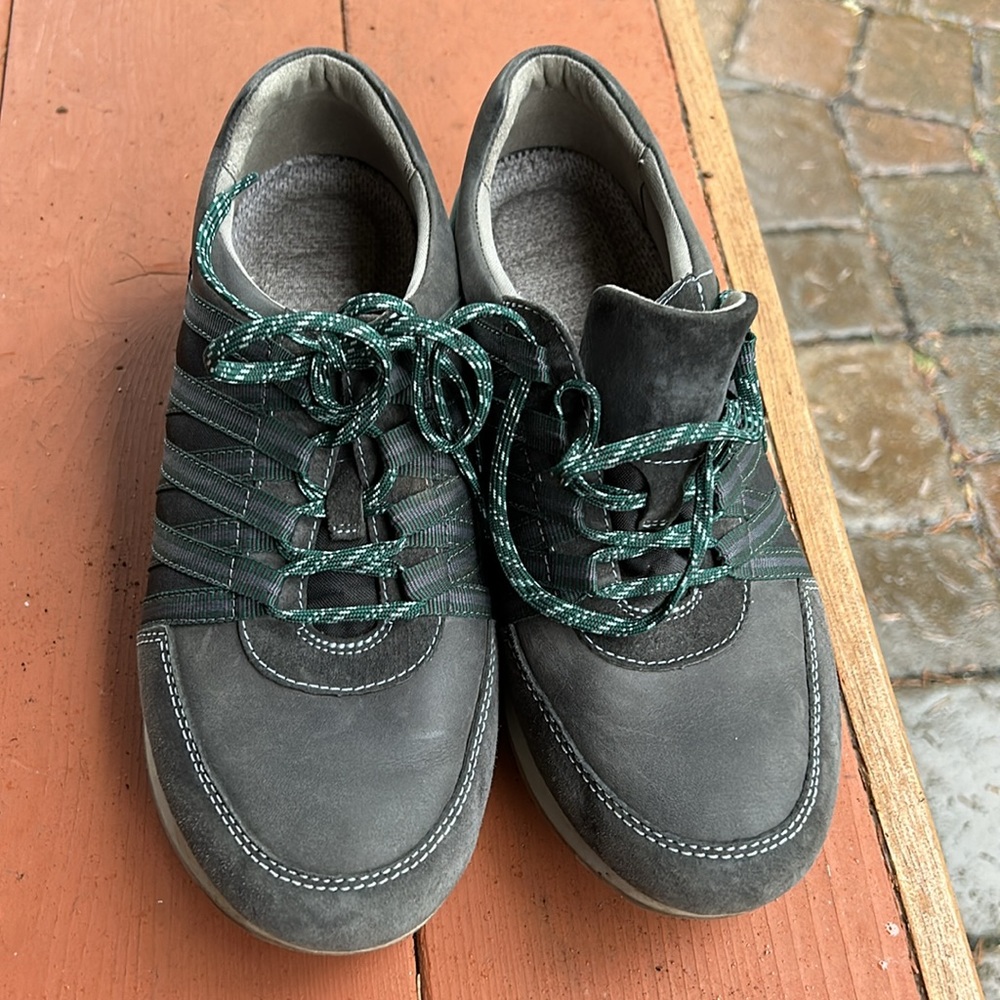 Dansko sneakers suede trim lace up Sz 39 (8.5- 9)